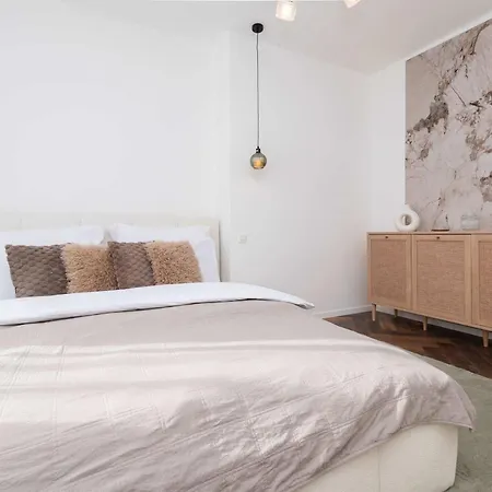 Amber Haven & Nordic Elegance Apartman *