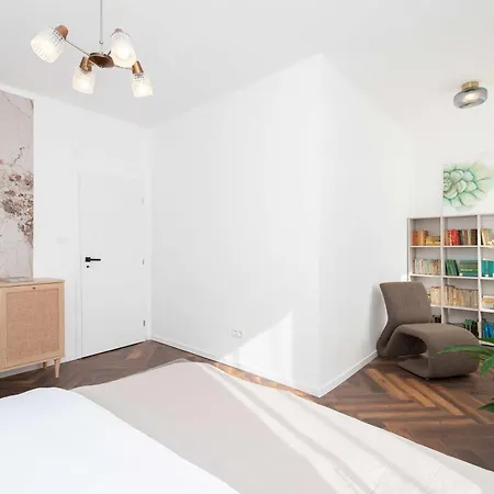 Amber Haven & Nordic Elegance * Pressburg