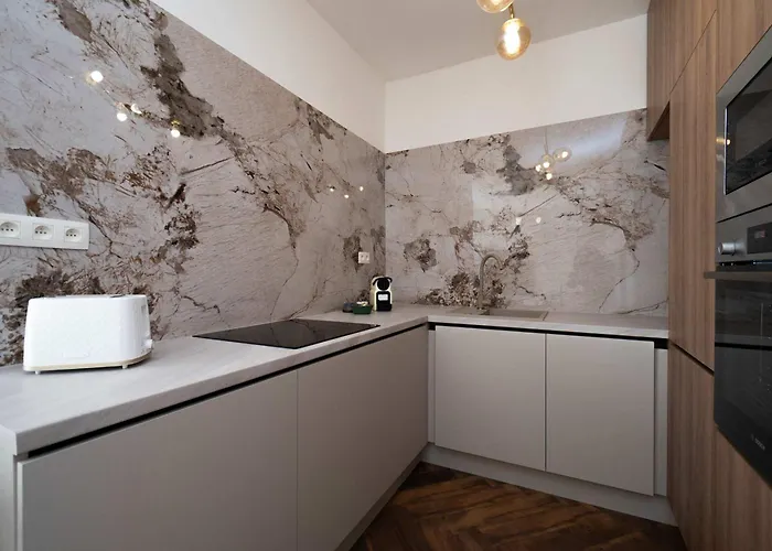 Amber Haven & Nordic Elegance Apartman *