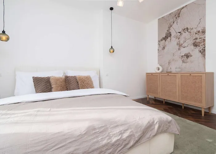 Amber Haven & Nordic Elegance Apartment *